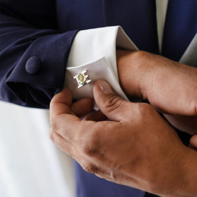 Mancuernillas personalizadas en plata con elote e iniciales