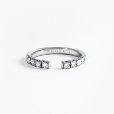 Churumbela abierta para anillo de compromiso con diamantes princesa en oro blanco 14K