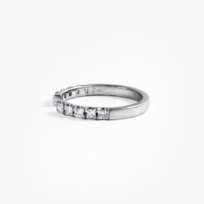 Churumbela abierta para anillo de compromiso con diamantes princesa en oro blanco 14K