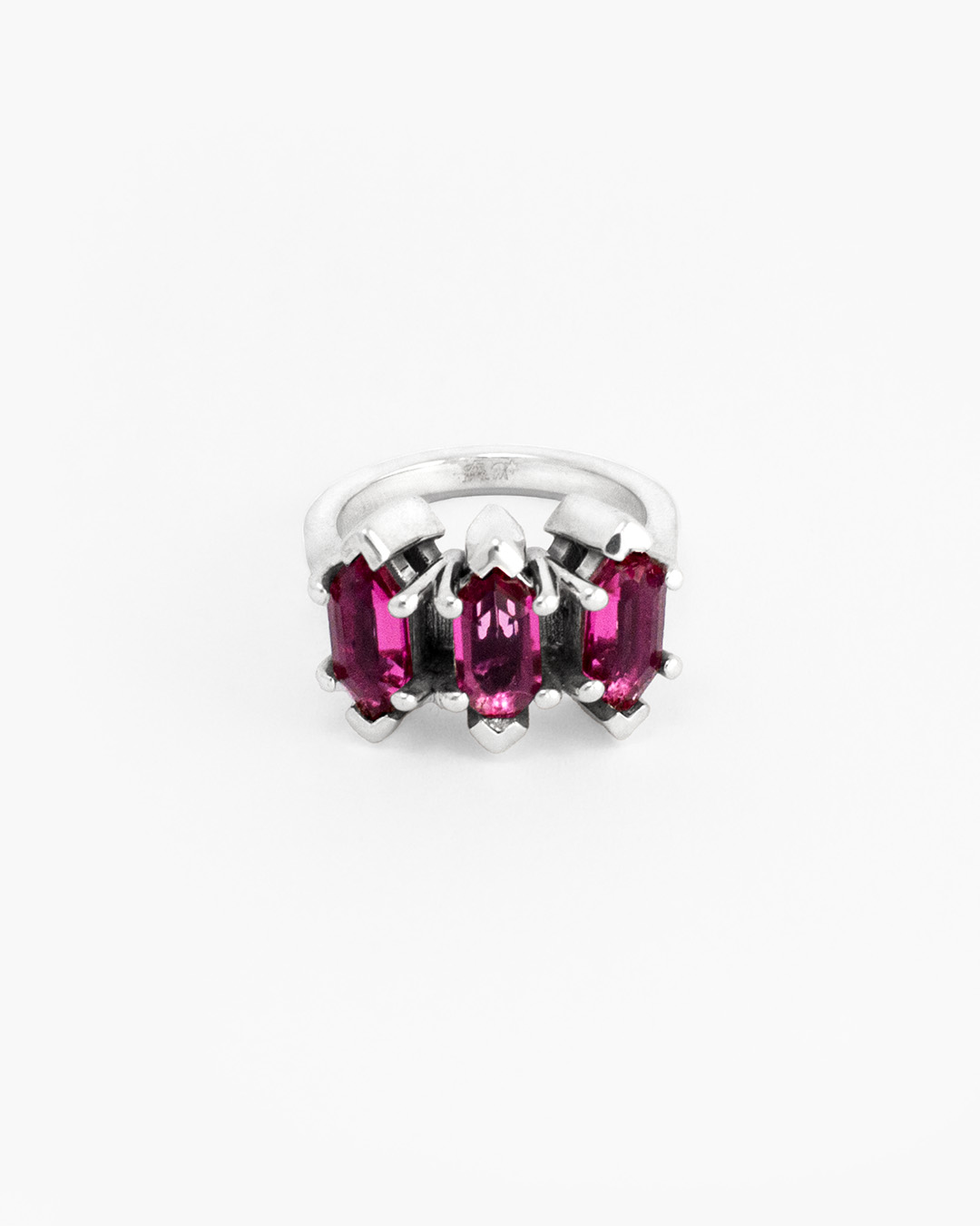 Aletza Ring en plata .925 con tres turmalinas rosas hexagonales