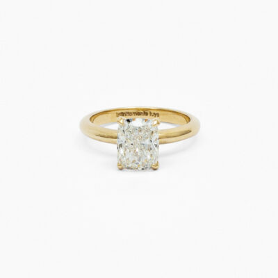 Anillo solitario cushion 2.5 ct con diamante de laboratorio en oro amarillo 14K
