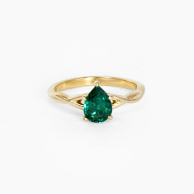 Anillo Solitario Pera con Zafiro Verde