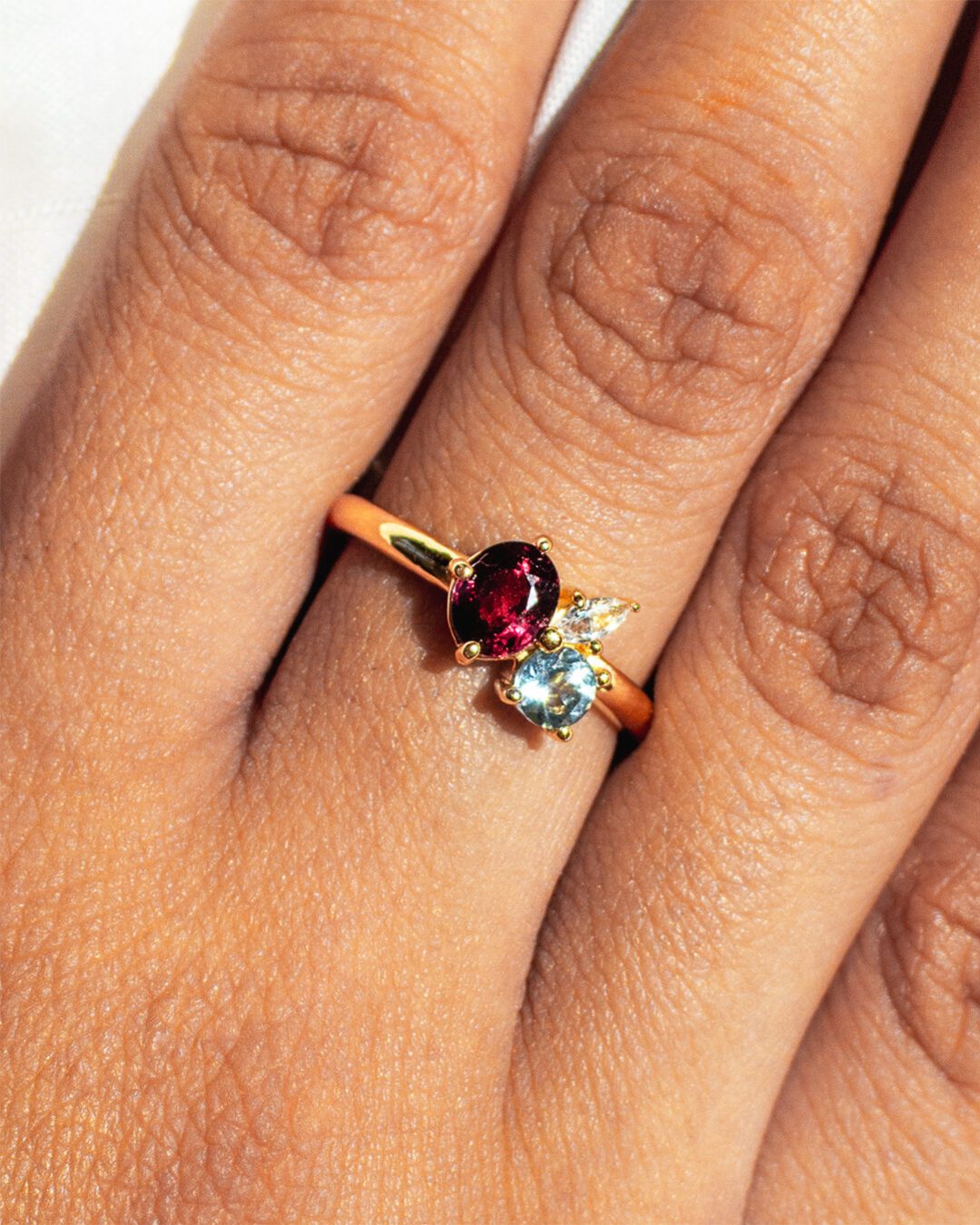 CLUSTER_RING_CRISTY_HAND_2